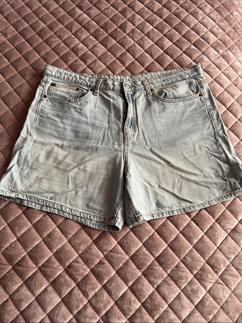 Zara Light Wash Denim Jean Shorts